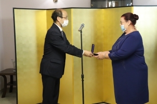勲章伝達